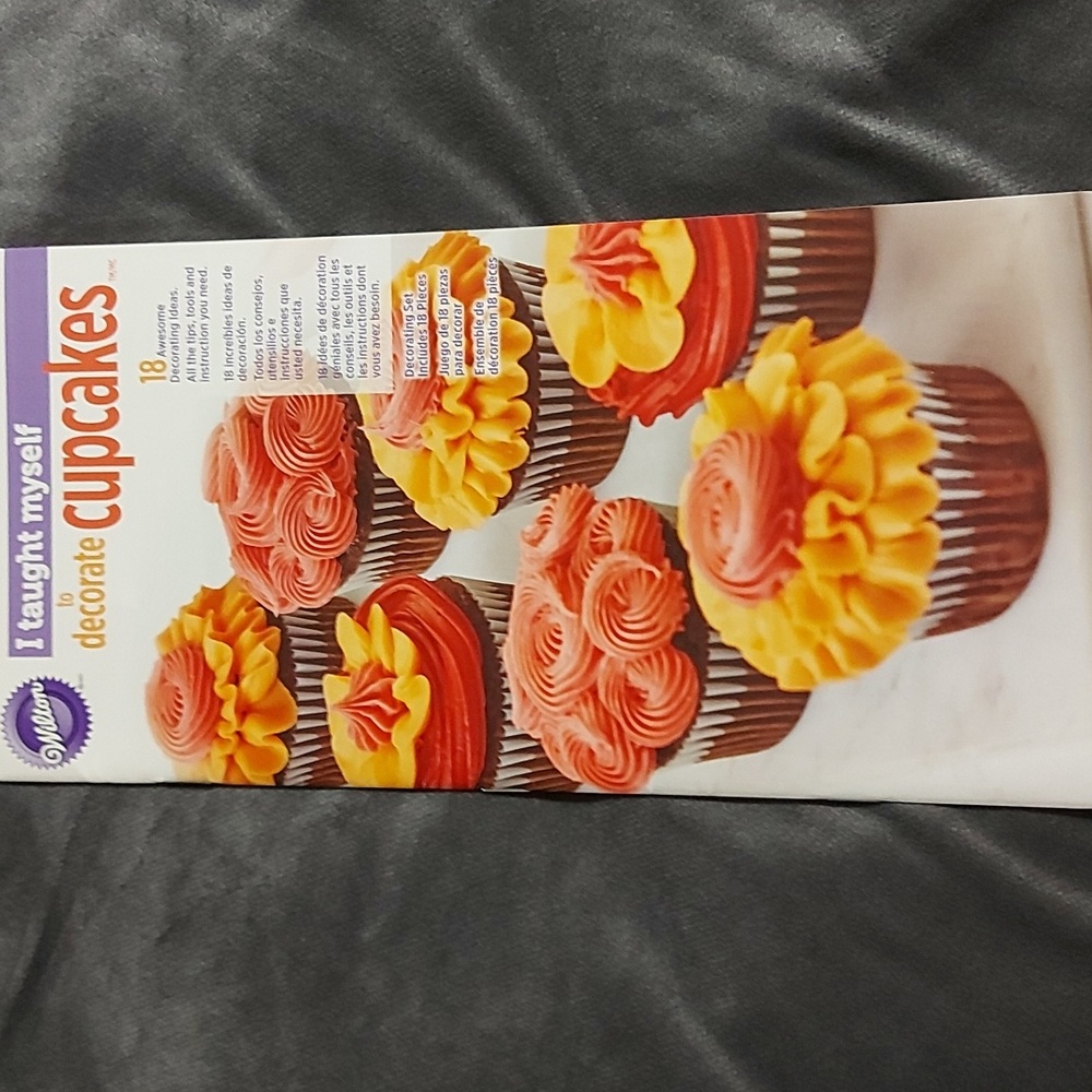Bella Mini Cupcake Machine - Picture 6 of 7